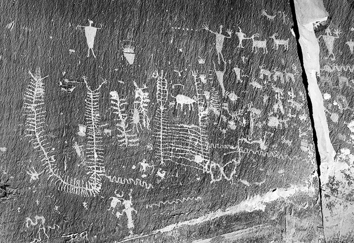 Canyonlands Petroglyphs BW 1421