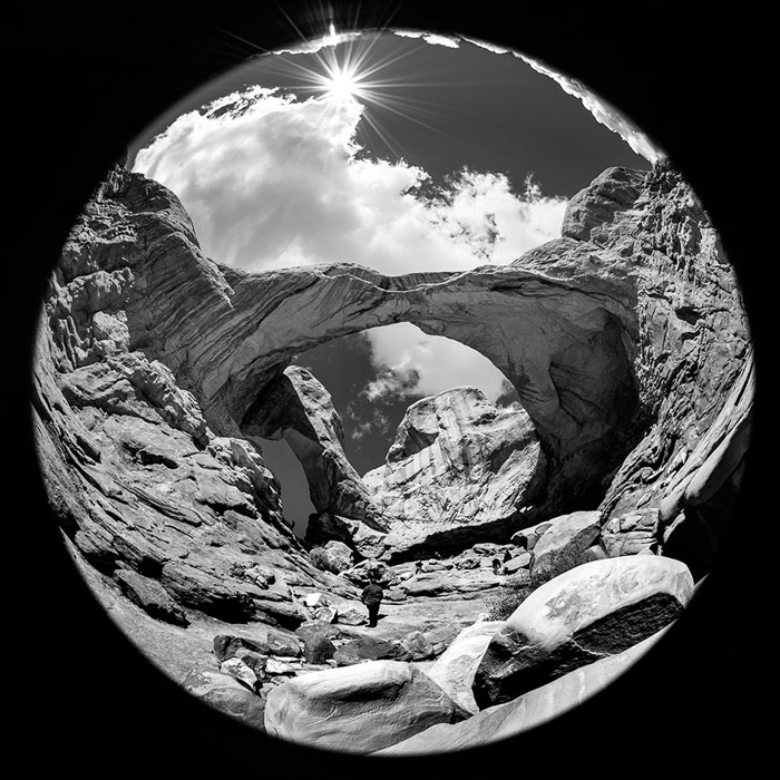 Double Arch 8mm Round BW 1496