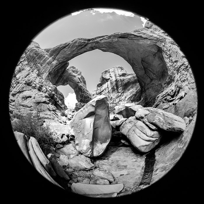 Double Arch 8mm Round BW 1546