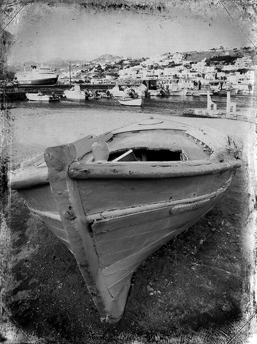 Boat On Beach Mykonos BW 1437 2