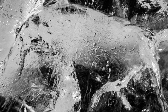 Ice Cubes BW 1777