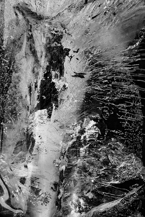 Ice Cubes BW 1809