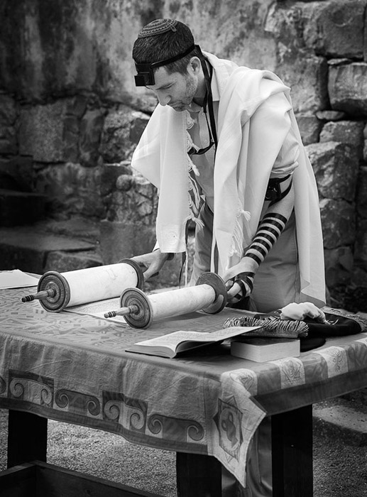 Rabbi Qasrin Synagogue BW 1019