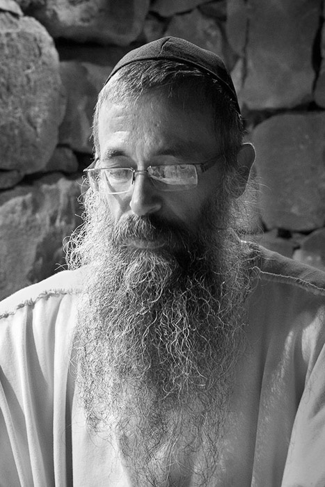Scribe Qasrin Synagogue BW 1092