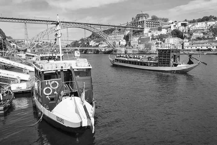 Boats Duoro River Porto BW 8817