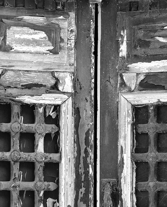 Door Closeup Portugal BW 9149