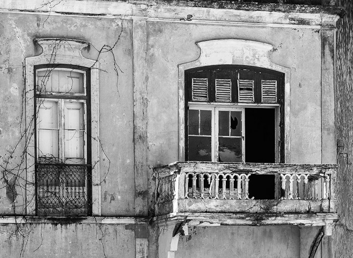 Lagos Portugal Windows BW 9183