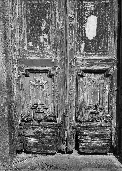 Old Corroded Door Porto BW 8919