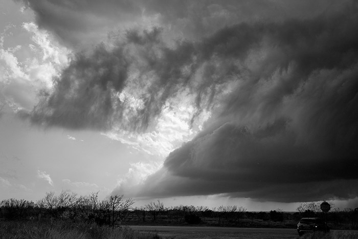 Storm Chasing BW 0516