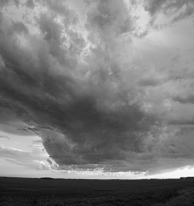 Storm Chasing BW 4033