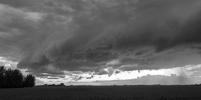 Storm Chasing BW 4046