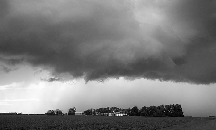 Storm Chasing BW 4049
