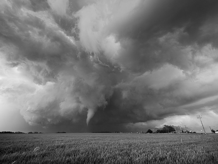 Storm Chasing BW 5032