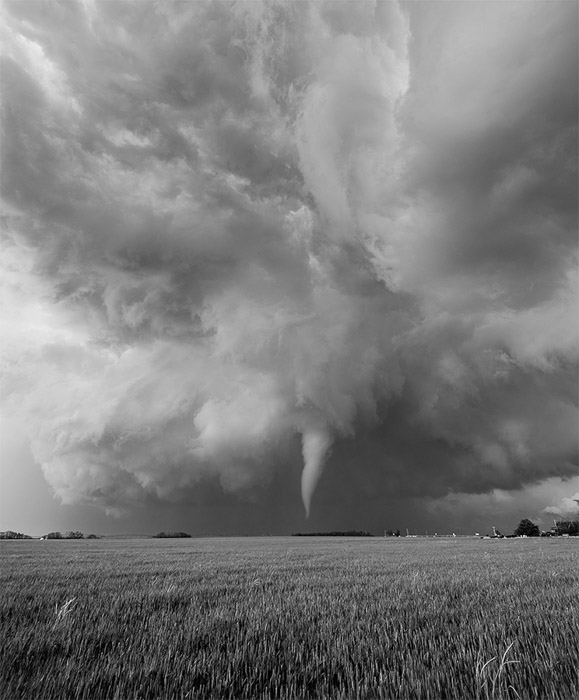 Storm Chasing BW 5034