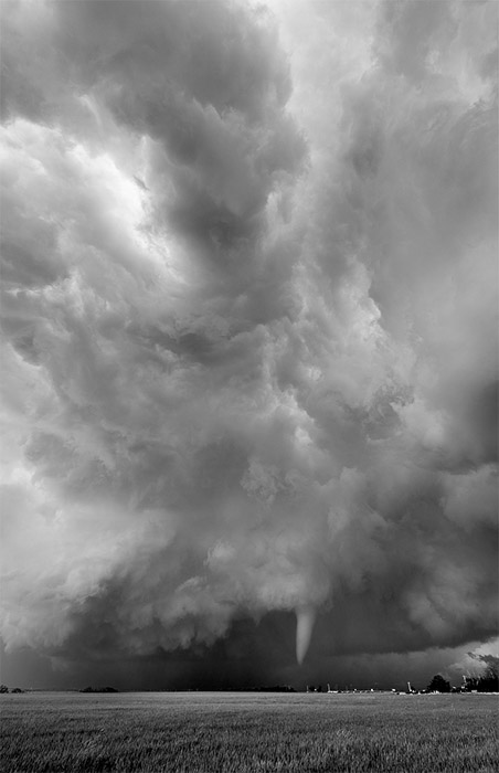Storm Chasing BW 5041