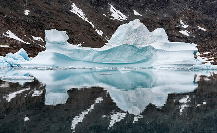 Iceberg & Rock Greenland Color 6791