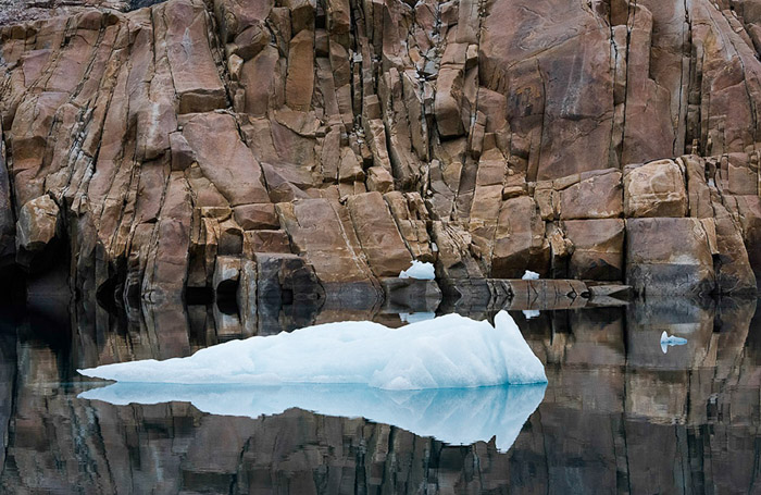 Iceberg & Rock Greenland Color 6827