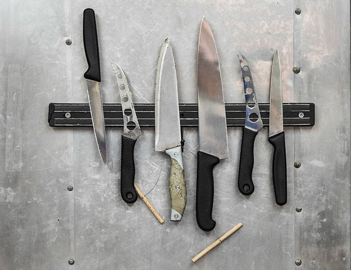 Knives in Shop Machane Yehuda Market Color 5127