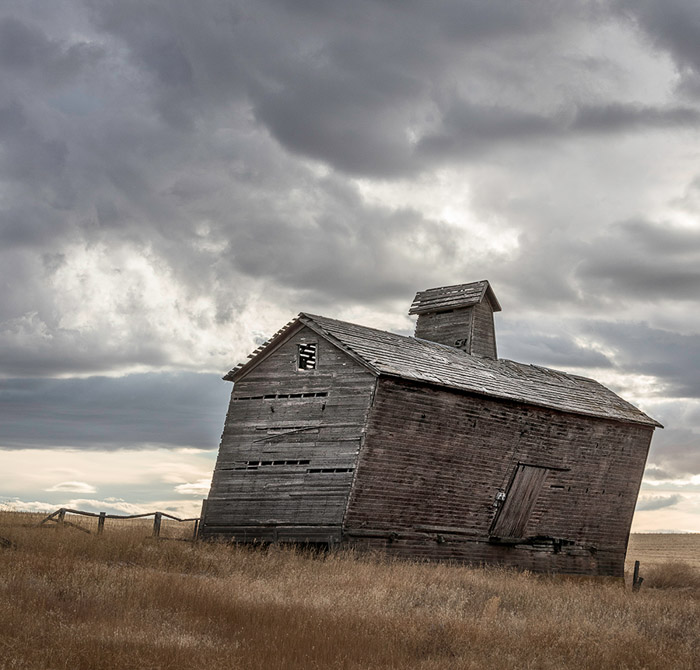 Palouse Leaning Barn Color 3308