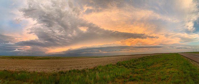 Storm Chasing Color 3945